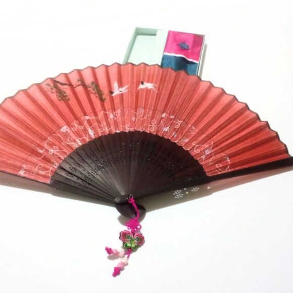 Vintage Korean Crane Design Traditional Hand Fan with Box & Organza Sleeve - Picture 1 of 6